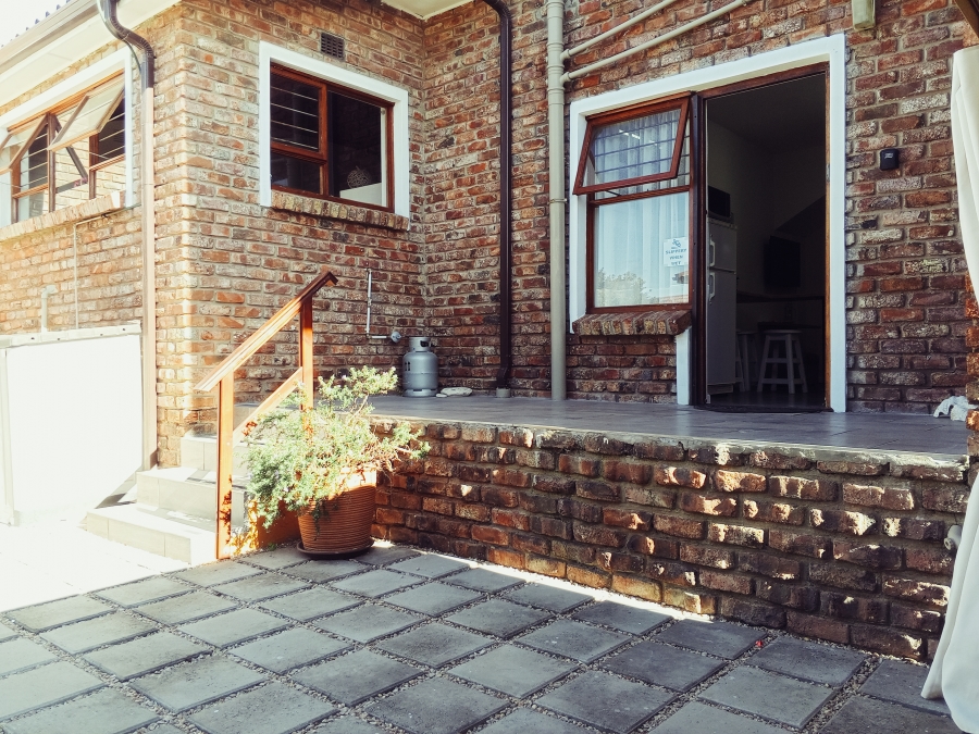 6 Bedroom Property for Sale in Bayview Western Cape